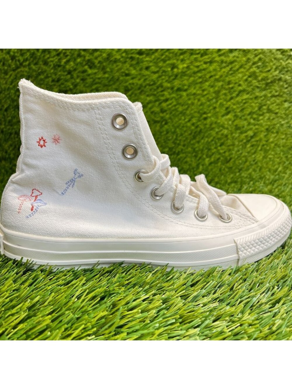Converse Chuck Taylor All Star High Womens Size 6 White Athletic Shoes Sneakers